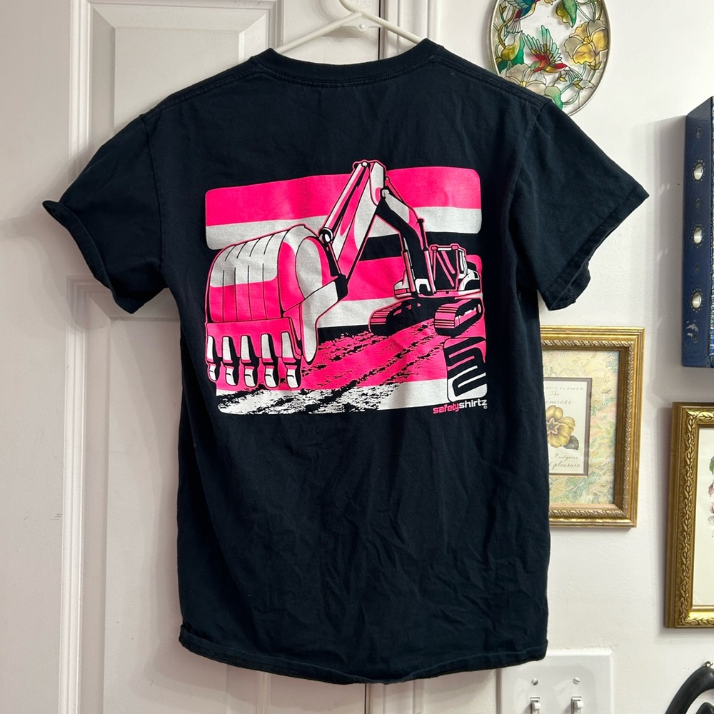 Black and pink construction graphic tee - safety shirts size small